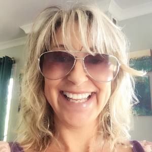 Meet your Posher, Carla